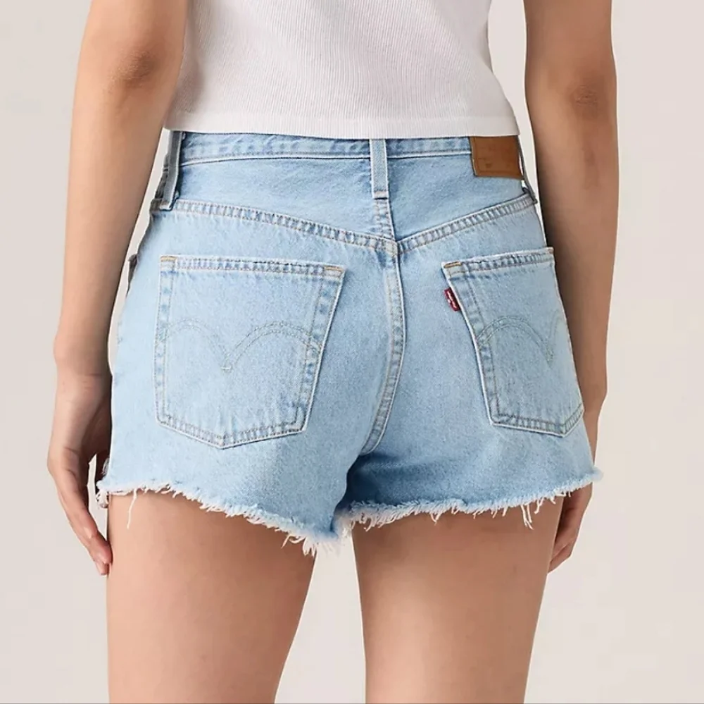 Levi's Premium 501 Original Fit High Rise Jean Shorts‎ Size 28 Light Wash Button